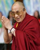 Huge crowd gathers to hear Dalai Lama on capitol lawn