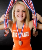 Runner quits race to help fallen competitor