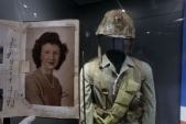 Woman finds her boyfriends war diary in museum