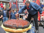 Canadian chef grills world's biggest burger